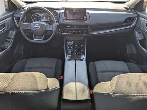 Used 2025 Nissan Rogue SV image 17