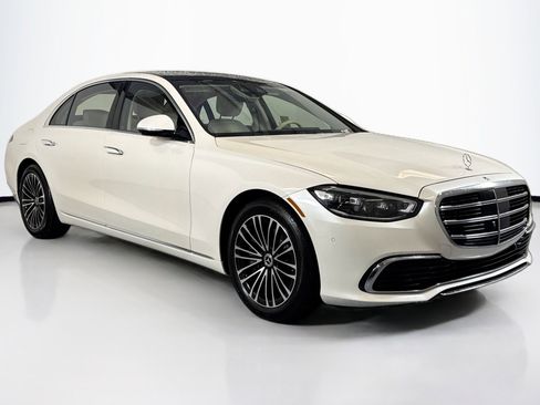 Used 2023 Mercedes-Benz S 500 4MATIC image 3