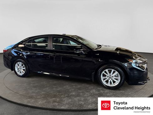 Used 2025 Toyota Camry LE FWD image 4