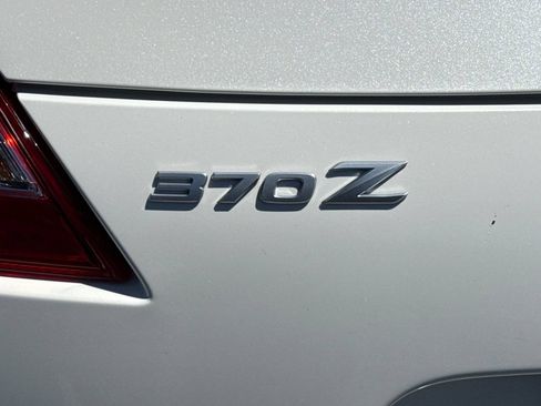 Used 2014 Nissan 370Z Touring RWD image 12