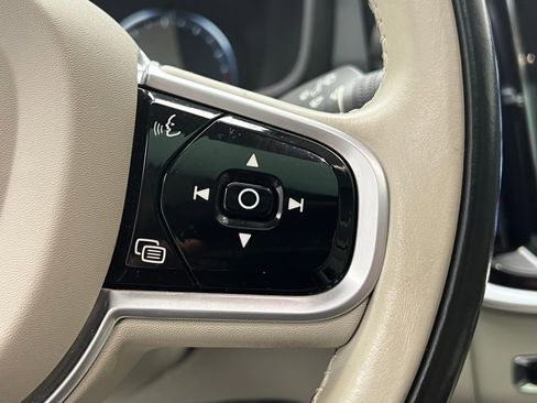 Used 2022 Volvo V60 T5 Cross Country image 18