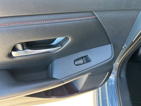 Used 2024 Nissan Sentra SR w/ SR Premium Package image 25