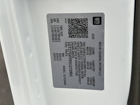 New 2025 GMC Savana 3500 w/ Driver Convenience Package image 25