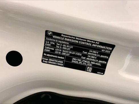 Used 2025 BMW XM image 32