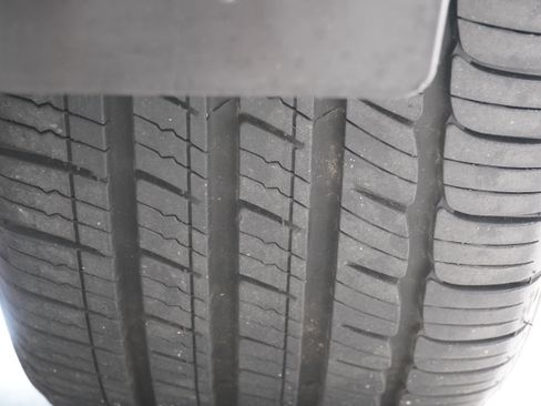 Used 2018 Genesis G80 3.8 RWD image 28