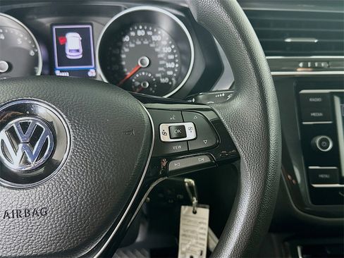 Used 2021 Volkswagen Tiguan S image 27
