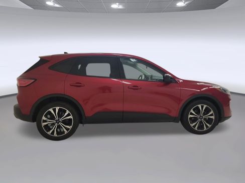 Certified 2022 Ford Escape SE w/ SE Sport Appearance Package FWD image 6