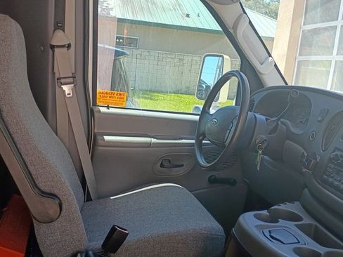 Used 2003 Ford E-450 and Econoline 450 RWD image 3