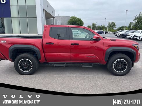 Used 2025 Toyota Tacoma TRD Off-Road w/ TRD Off Road Upgrade Package AWD/4WD image 4