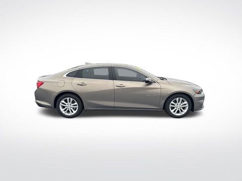 Used 2017 Chevrolet Malibu Hybrid w/ Leather Package image 6