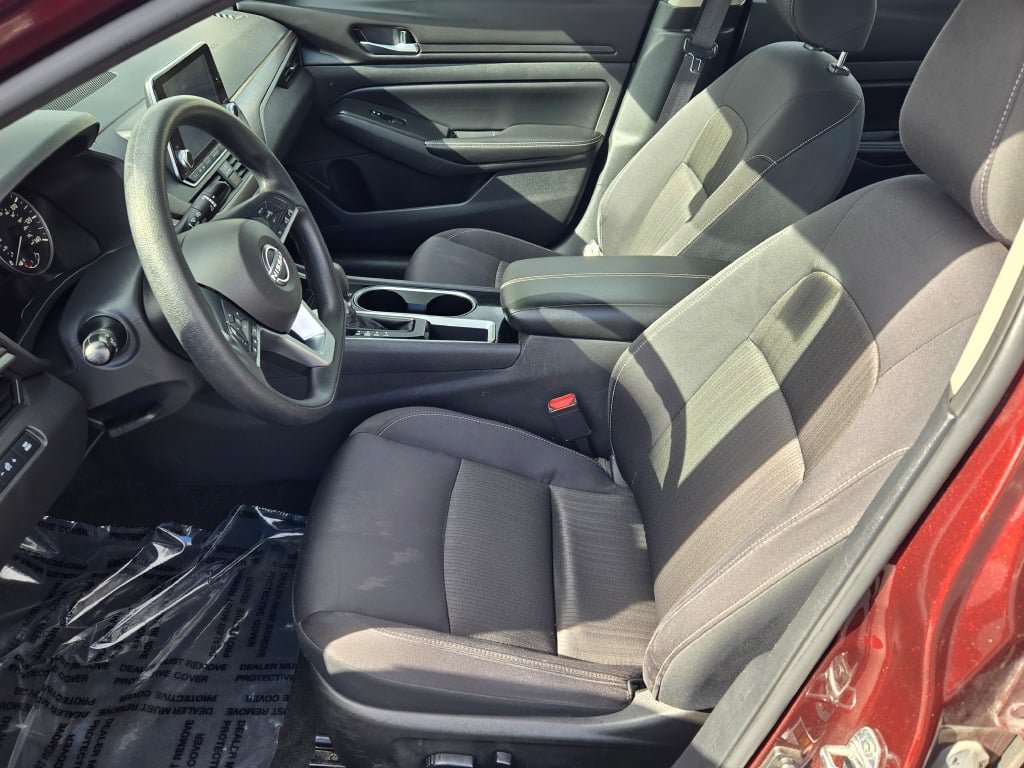 Used 2024 Nissan Altima 2.5 SV FWD image 19
