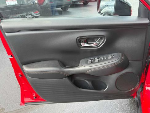 Used 2025 Honda HR-V Sport image 11
