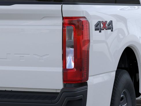 New 2026 Ford F250 XL AWD/4WD image 21