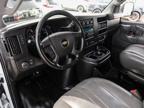 Used 2021 Chevrolet Express 3500 w/ Driver Convenience Package RWD image 2