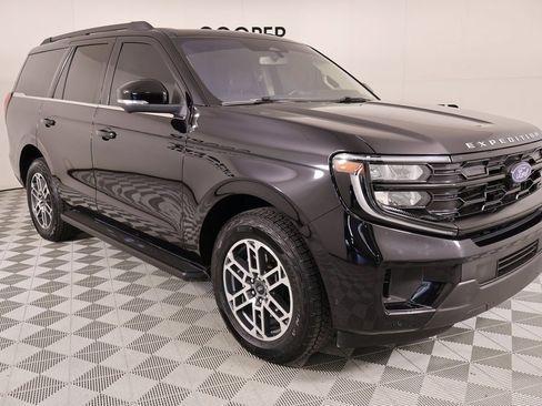 Used 2025 Ford Expedition Active image 1