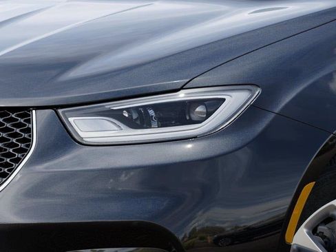 New 2026 Chrysler Pacifica Select image 10