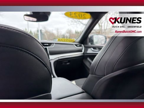 Used 2023 Jeep Grand Cherokee L Laredo image 36