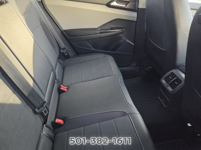 Used 2023 Volkswagen Taos SE w/ Panoramic Sunroof Package FWD image 10