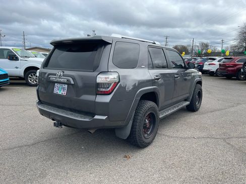 Used 2018 Toyota 4Runner SR5 Premium AWD/4WD image 3
