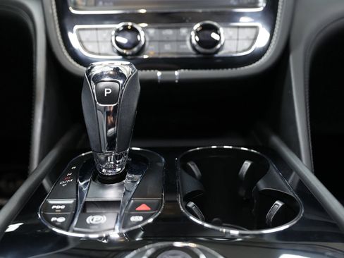 Used 2018 Bentley Bentayga Onyx Edition AWD/4WD image 45