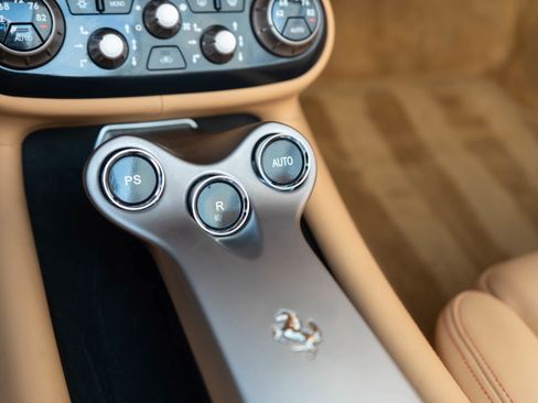 Used 2010 Ferrari California RWD image 26