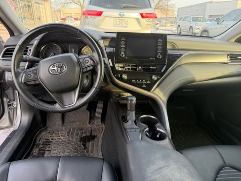 Used 2022 Toyota Camry SE image 5