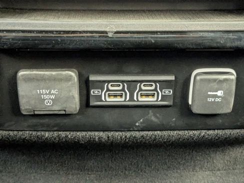 Used 2022 Jeep Wagoneer Series III w/ Premium Group I RWD image 23
