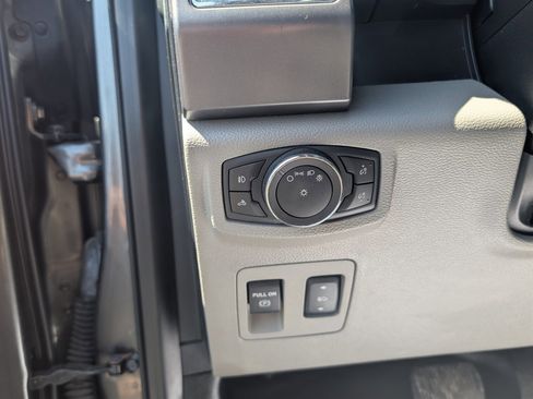 Used 2015 Ford F150 XLT w/ Equipment Group 302A Luxury image 10