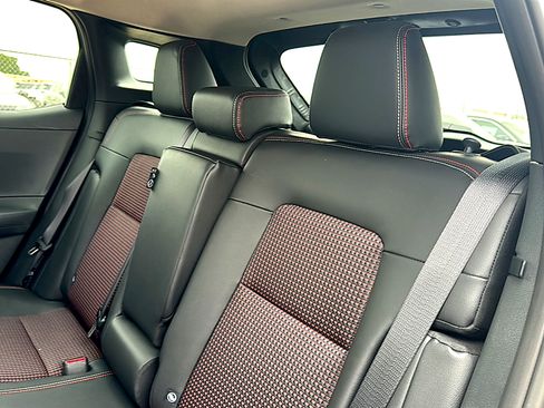 New 2026 Nissan Kicks SR w/ SR Premium Package FWD image 17