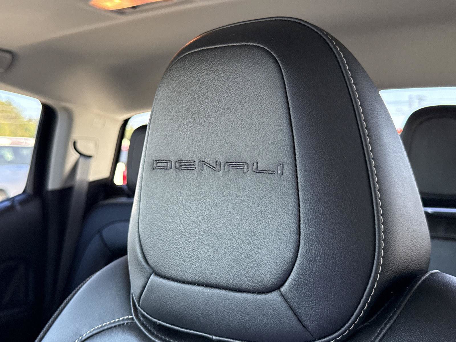 Used 2022 GMC Canyon Denali AWD/4WD image 18