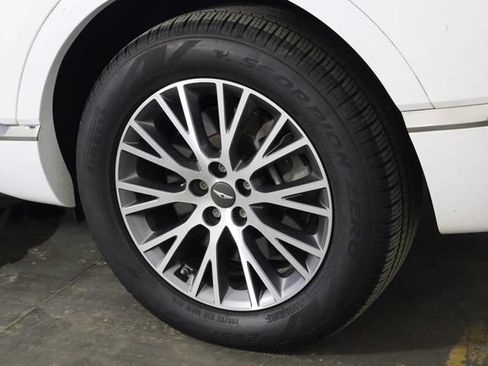 Used 2022 Genesis GV80 2.5T AWD/4WD image 40