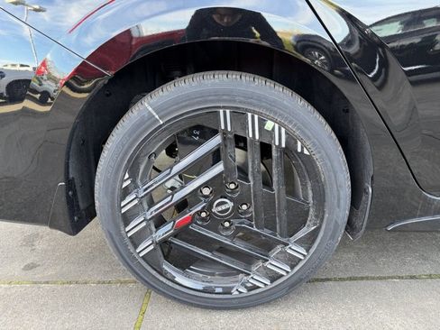 New 2026 Nissan Sentra SR w/ Floor Mat Package FWD image 8