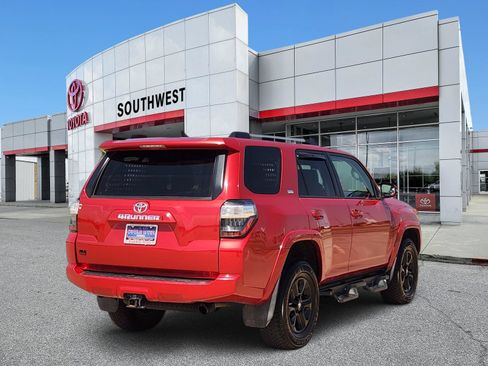 Used 2021 Toyota 4Runner SR5 Premium AWD/4WD image 5