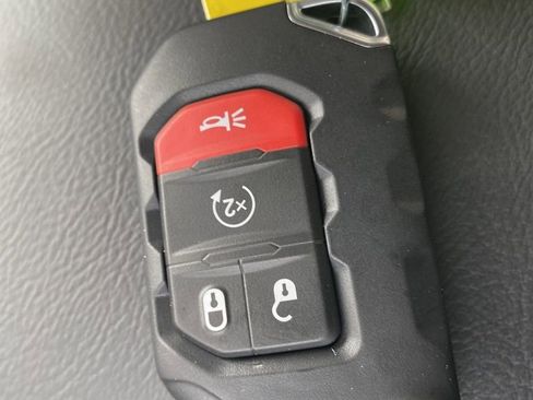 Used 2025 Jeep Gladiator Sport image 42