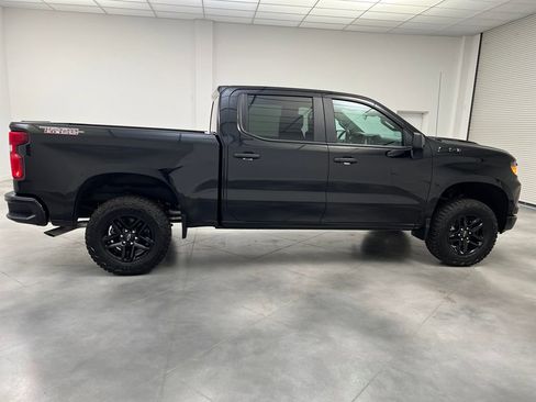 Used 2026 Chevrolet Silverado 1500 Custom Trail Boss w/ LPO, Dark Essentials Package image 8