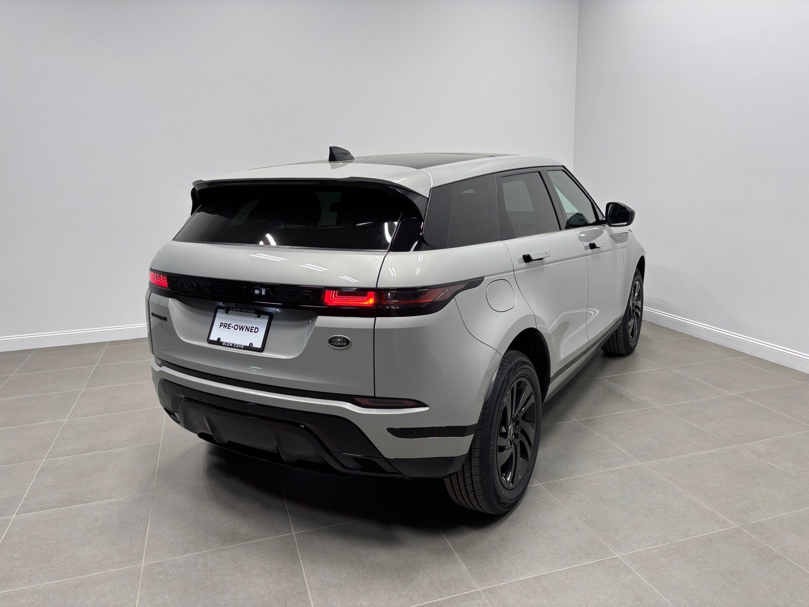 Used 2023 Land Rover Range Rover Evoque S AWD/4WD image 7