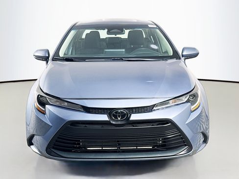 Used 2023 Toyota Corolla LE FWD image 2