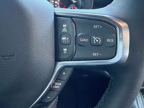 Used 2025 RAM 1500 Laramie AWD/4WD image 28