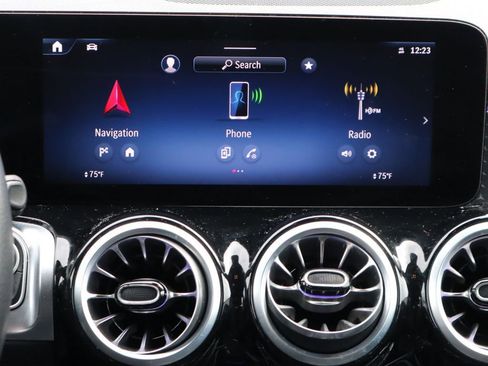 Certified 2025 Mercedes-Benz GLB 250 image 14