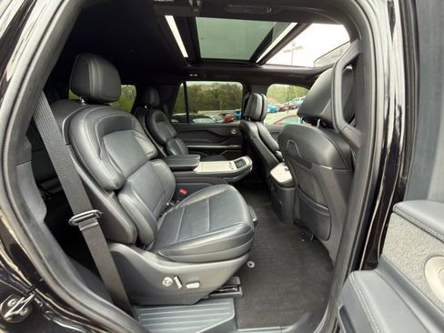Used 2025 Lincoln Navigator Reserve w/ Jet Appearance Package AWD/4WD image 11