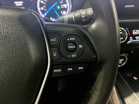 Used 2023 Toyota Venza LE AWD/4WD image 25