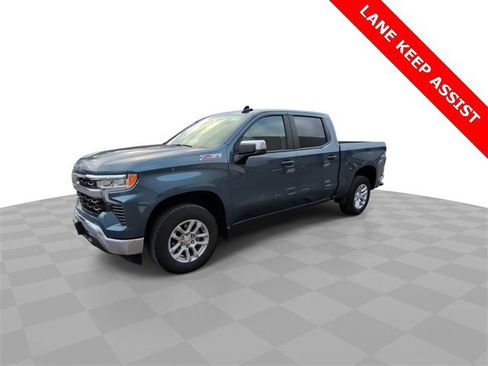Used 2024 Chevrolet Silverado 1500 LT w/ Z71 Off-Road Package image 4