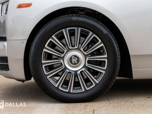 Used 2023 Rolls-Royce Phantom Sedan w/ The Phantom Package image 12