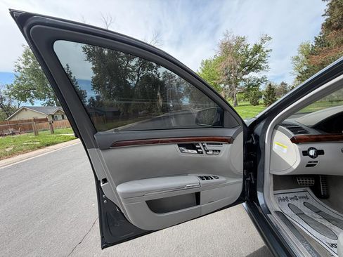 Used 2011 Mercedes-Benz S 550 image 9