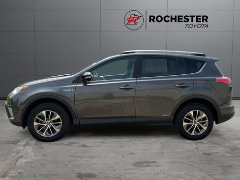 Certified 2018 Toyota RAV4 LE AWD/4WD image 2
