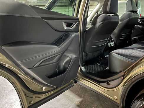 Used 2023 Subaru Forester Premium AWD/4WD image 18