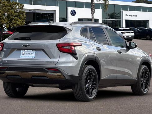 Used 2024 Chevrolet Trax ACTIV w/ Sunroof Package image 4