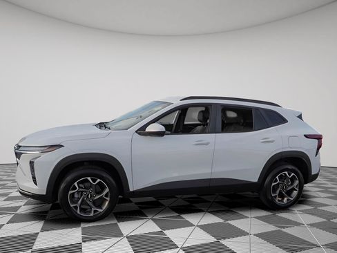 Certified 2024 Chevrolet Trax LT FWD image 4