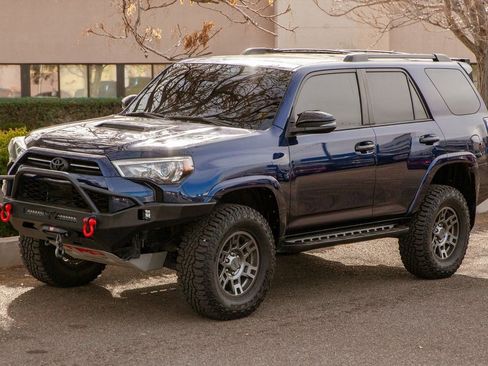 Used 2020 Toyota 4Runner Venture w/ Moonroof Package image 9