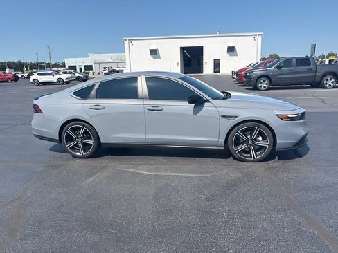 Used 2023 Honda Accord Sport image 8